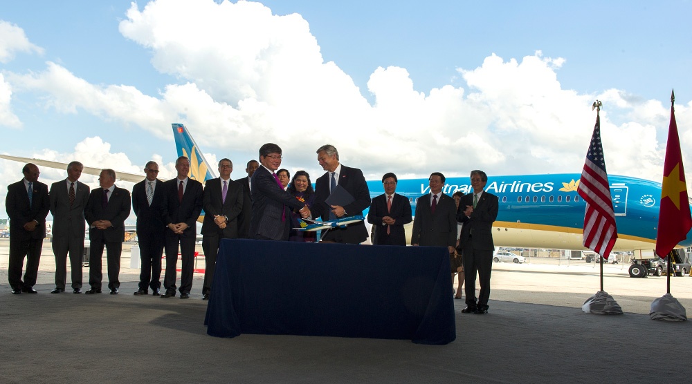 Cũng tại sự kiện này, Vietnam Airlines và Boeing đã ký biên bản hợp tác về kế hoạch đổi mới và mở rộng đội bay hiện đại thế hệ mới trong tương lai. Trong thỏa thuận, Boeing chào hàng 8 chiếc B787-9 Dreamliner và 8 chiếc Boeing 777-8x.