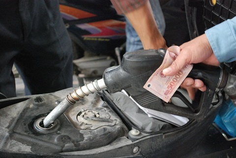 Quy binh on gia xang dau con gan 1.800 ty dong hinh anh