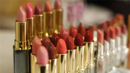 Kiem tra mot thoi son moi ton 2 trieu dong hinh anh