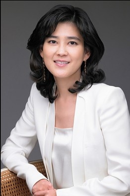 Xinh đẹp và tài năng, nhưng cuộc sống của Lee Boo-Jin không chỉ trải toàn màu hồng. Ảnh: Forbes.