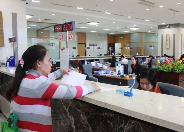 Song ngam lai suat hinh anh