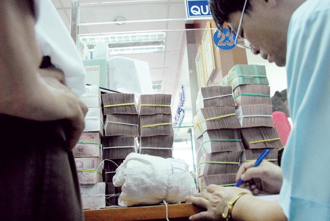 Ngan hang 'cay' de don no xau hinh anh