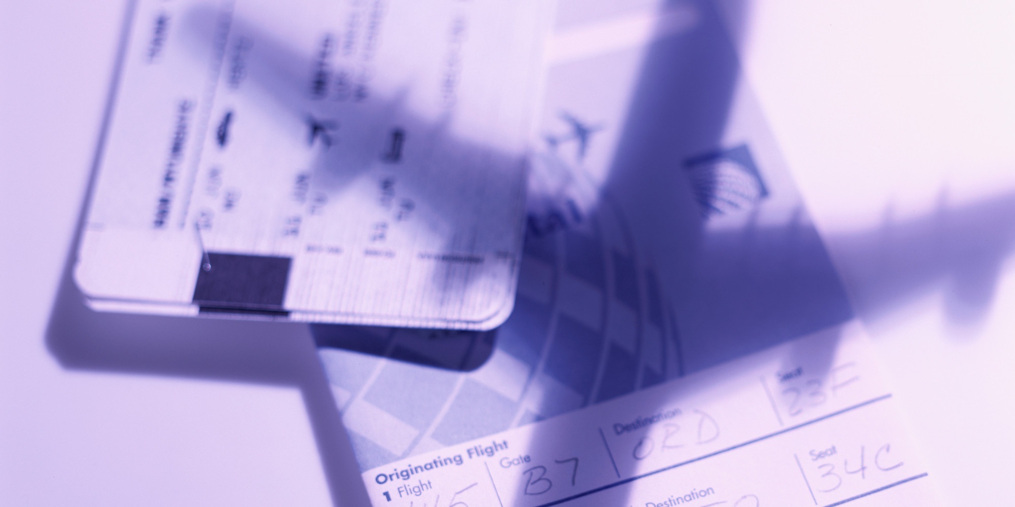 Sự cạnh tranh của các hãng bay cùng giá nhiên liệu rẻ đã giúp chi phí của khách hàng khi di chuyển bằng đường hàng không giảm mạnh trong vài năm gần đây. Ảnh: Huffington Post.