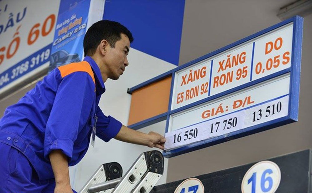 Hom nay gia xang co the tiep tuc giam hinh anh