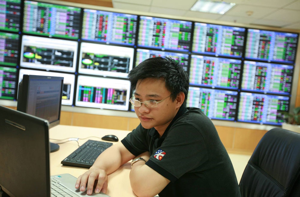 Trung Quoc 'sap san', chung khoan Viet giam diem manh hinh anh