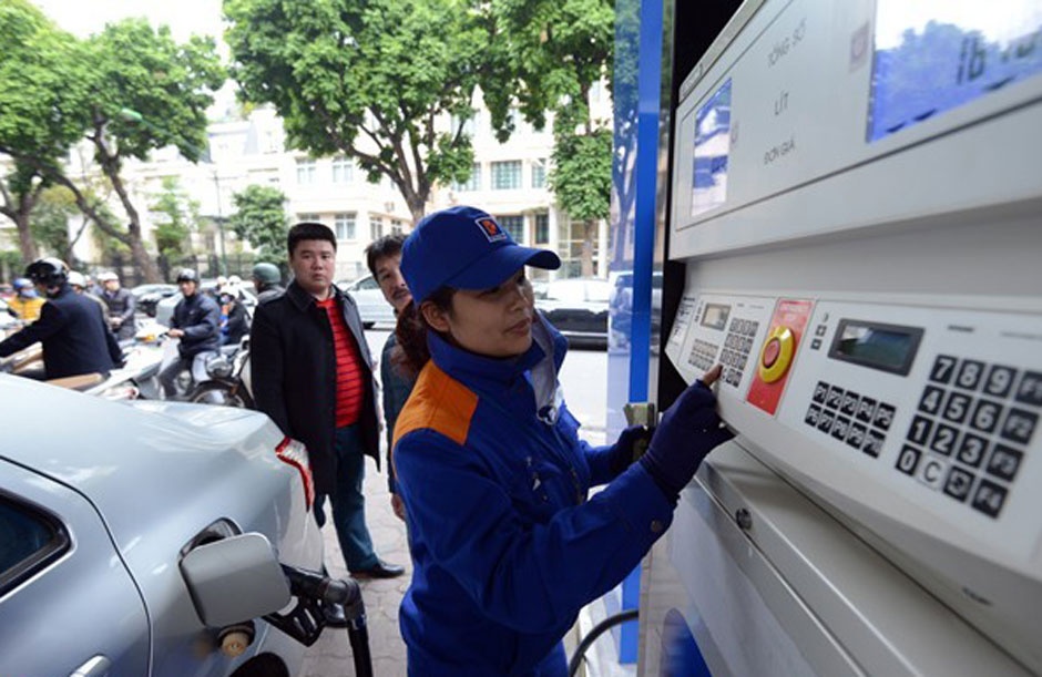 Gia xang se giam 500 dong vao ngay 18/2? hinh anh