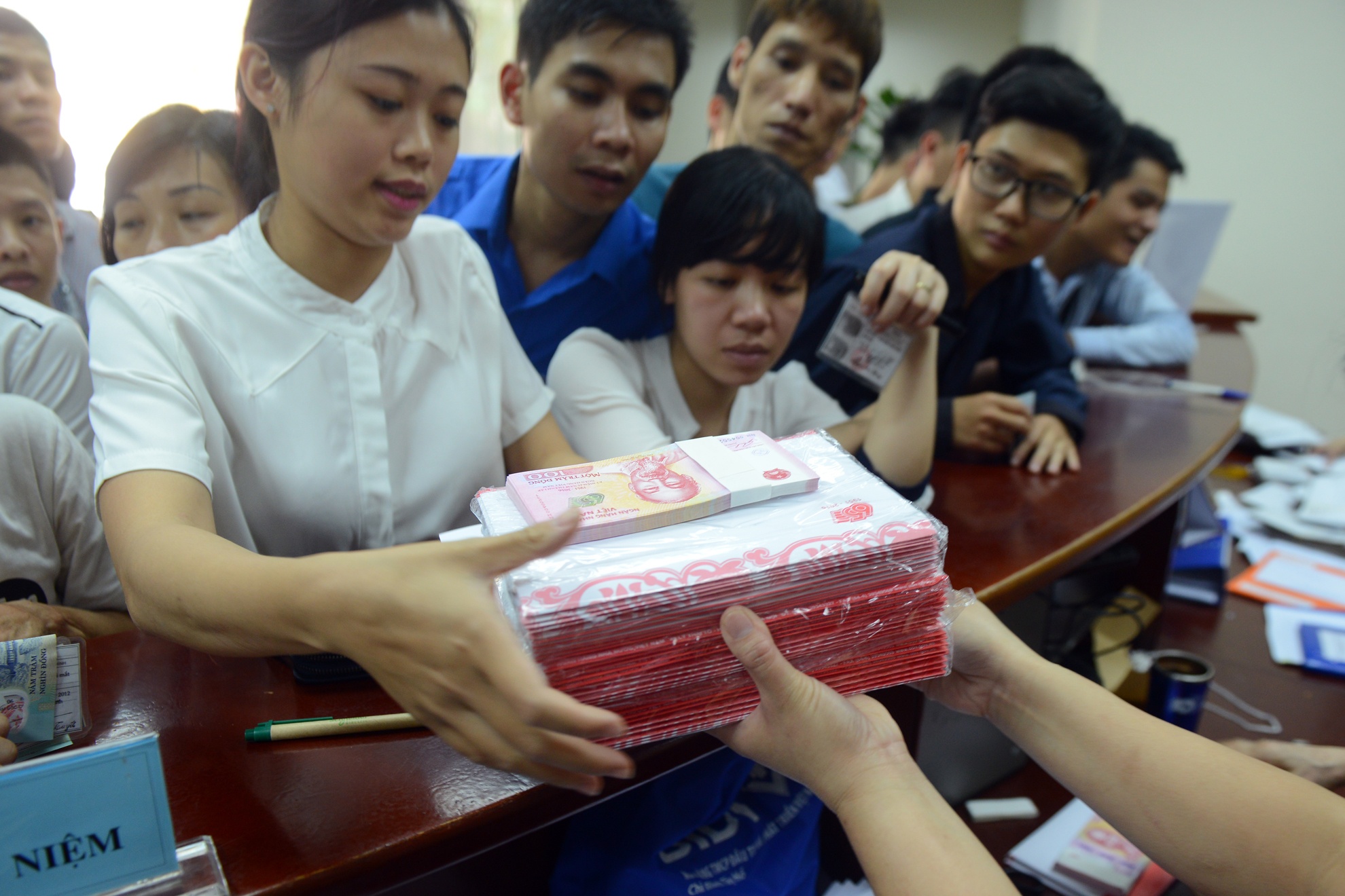 tien luu niem 100 dong anh 9