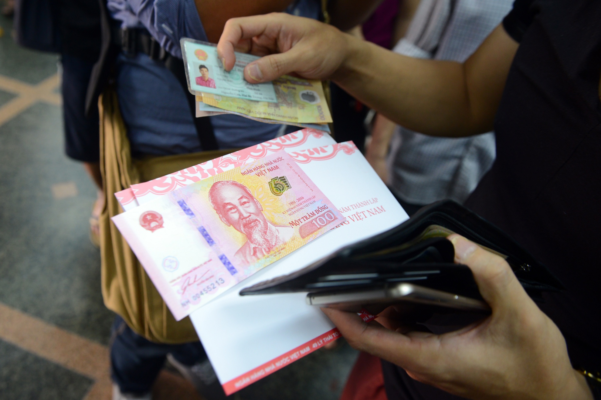 tien luu niem 100 dong anh 7