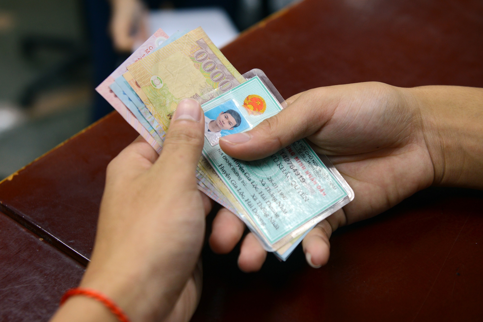 tien luu niem 100 dong anh 4