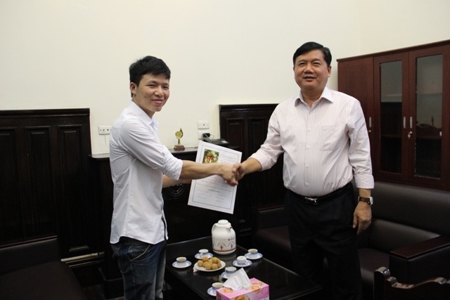Bo truong Thang tuyen thu khoa luong thap hon cong nhan hinh anh
