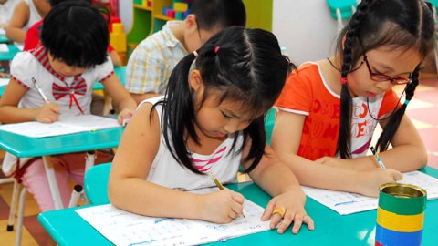 Khong bat tre mam non tap to, viet chu hinh anh