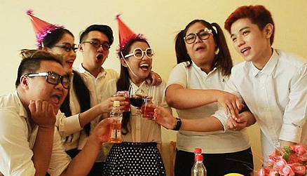 Ba nhom lam clip tre dang 'tao song' tren Youtube hinh anh