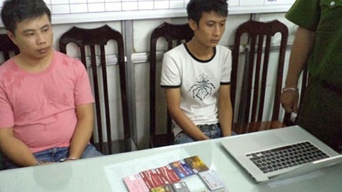 Rapper sinh vien lam the tin dung gia chiem tien ty hinh anh