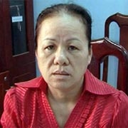 Tron lenh truy na, can bo ngan hang lam nguoi giup viec hinh anh