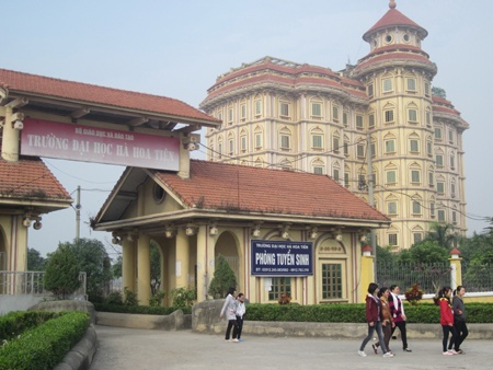 Vi sao sinh vien ‘che’ dai hoc ngoai cong lap? hinh anh