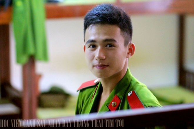 Nhung nam sinh dien trai nhat truong Canh sat hinh anh