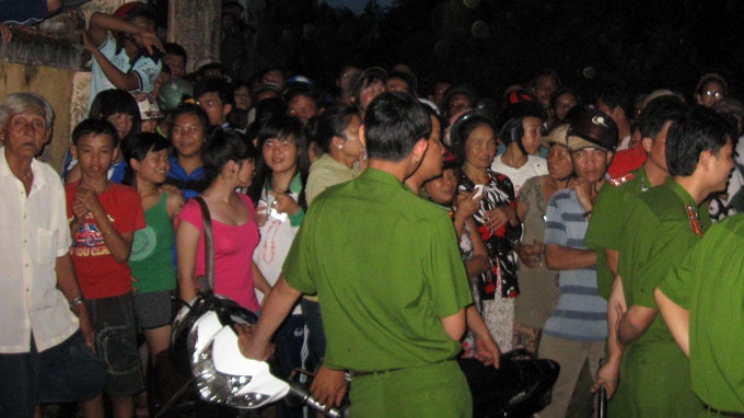 Tam su thanh cu cai, giet ban gai chon xac trong chua hinh anh
