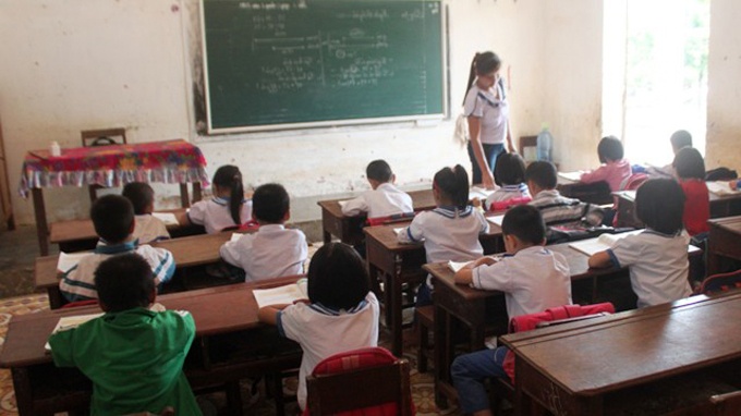 Khai giang 2 thang, 53 hoc sinh chua den truong hinh anh