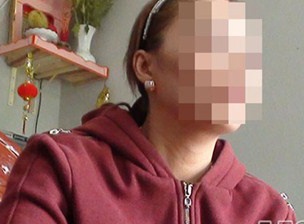 Mot phu nu to cao bi phat tan hinh khoa than hinh anh