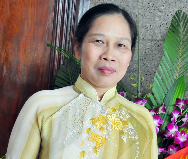 Co giao 20/11 nam nao cung duoc tang... mot ro khoai lang hinh anh