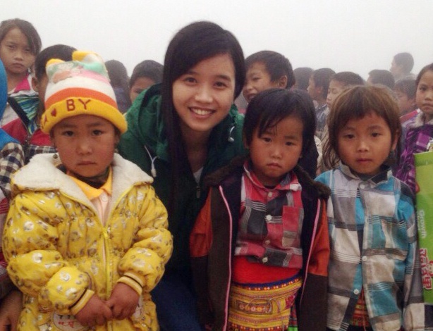Co giao di 200km mang qua tang hoc sinh ngay 20/11 hinh anh