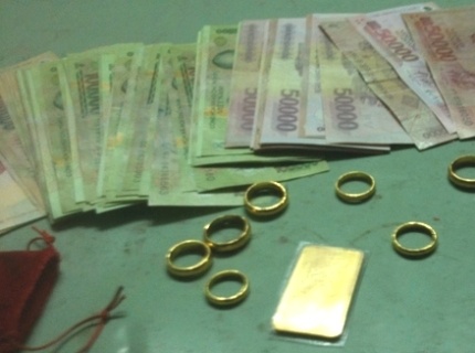 Ga xe om cuom sach tien, vang cua 'bo gia' hinh anh