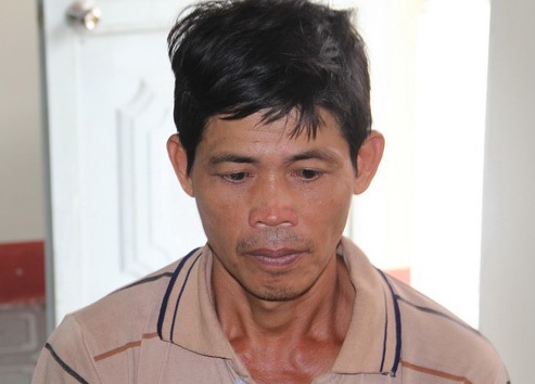 Bo thuoc sau vao noi thit dau doc vo hinh anh