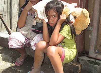 Teen Ams quyen gop vi nan nhan bao Haiyan o Phillippines hinh anh