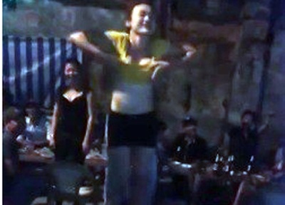 Nong trong ngay: Bao mau day ghi de, linh cuu hoa dung cam hinh anh