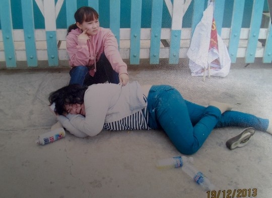 Tran tinh cua chu no lap ban tho doi tien hinh anh