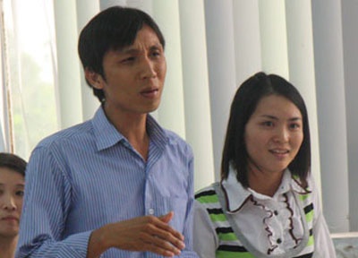Gan 90 giao vien cung luc mat viec hinh anh