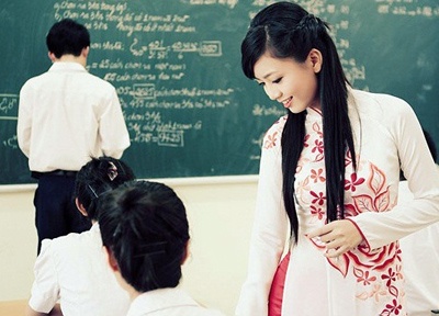 Bi mat thuong Tet giao vien truong Amsterdam HN hinh anh