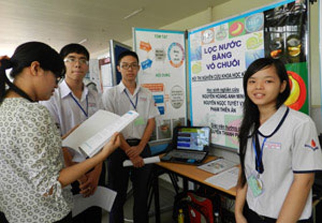 Teen sang tao san pham cham soc suc khoe tu rac hinh anh