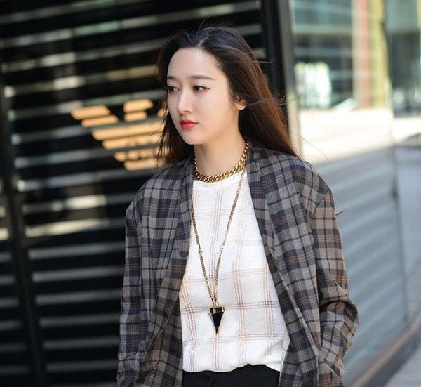 Phong cách thời trang của Xiao Zhang Shuyuan được nhiều người yêu thích.