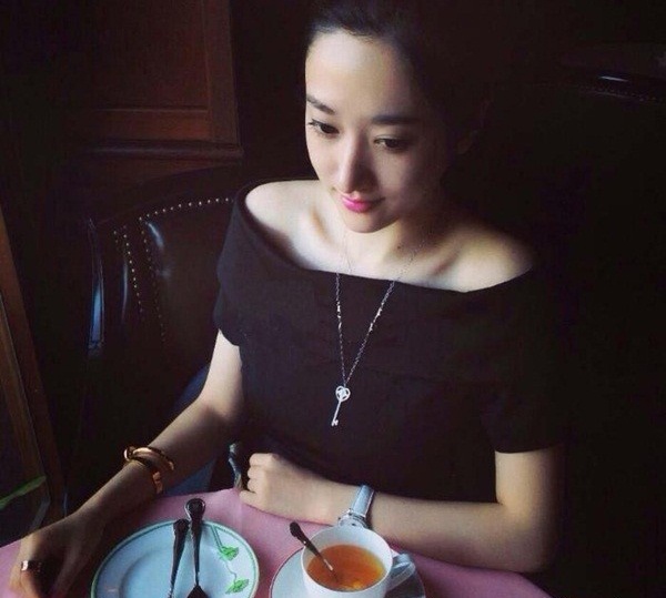 Khuôn mặt khả ái.