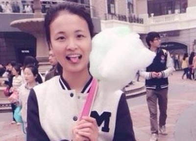 Nu sinh say nang chang trai vo tinh xuat hien trong buc anh hinh anh