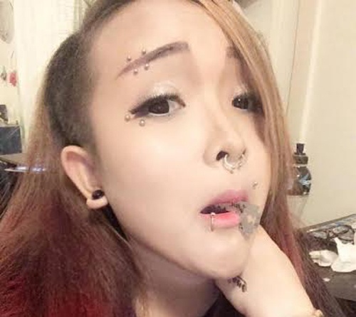 Guong mat xo khuyen cua thieu nu Viet hinh anh