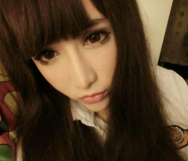 Nhung chang trai so huu ngoai hinh xinh dep den kho tin hinh anh