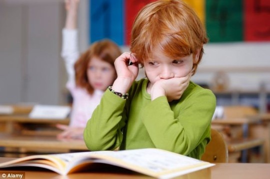 11 tuoi van con mac ta den truong hinh anh