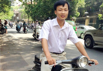 Thay giao Vat ly noi tieng co biet danh vua trac nghiem hinh anh