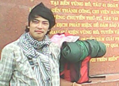 Hanh trinh di bo 2.000 km khap dat nuoc cua 9X khiem thinh hinh anh