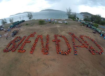 900 sinh vien xep chu 'Tu hao bien dao Viet Nam' hinh anh