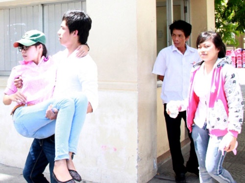 Nhung su co hy huu trong ky thi tot nghiep 2013 hinh anh