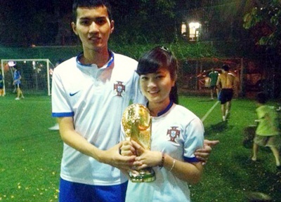 Tinh huong oai oam cua cac cap doi fan cuong bong da hinh anh