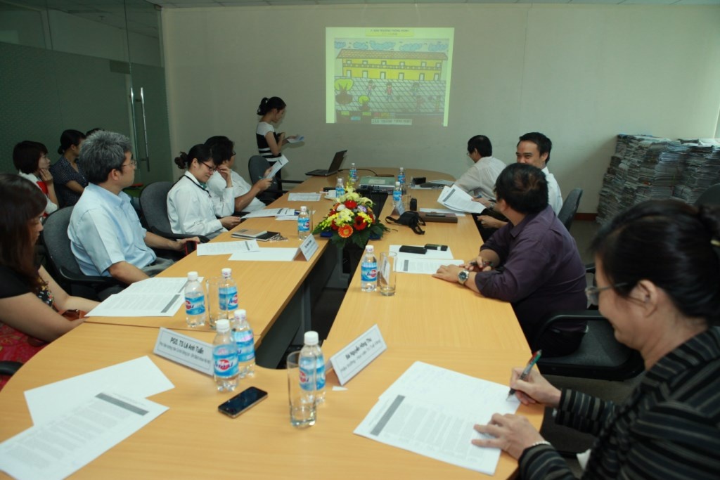 Từ hơn 420.000 bài vẽ, ban giám khảo đã lựa chọn ra 60 xuất sắc nhất để lọt vào vòng hai. Các phát minh nhí sẽ được hiện thực hóa ý tưởng thành mô hình và phải thuyết trình trước ban giám khảo.