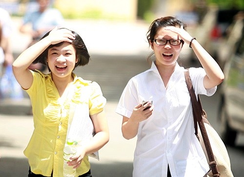 DH Hue va gan 180 truong cong bo diem thi hinh anh