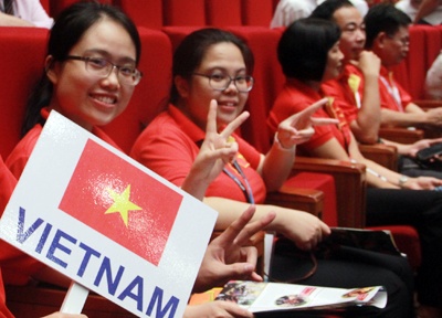 Hai nu sinh chuyen Ams dat huy chuong vang Olympic Hoa hoc hinh anh