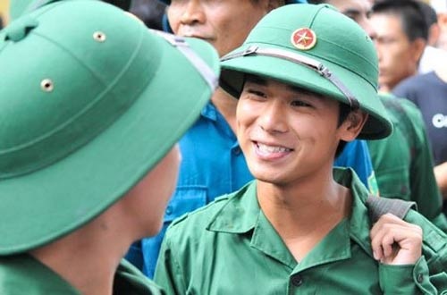 Bo truong Quoc phong: 'Hoc DH chinh quy moi hoan nhap ngu' hinh anh
