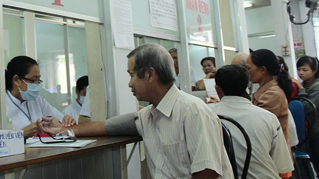 Sinh vien nganh y nhan luong nhu bac si hinh anh