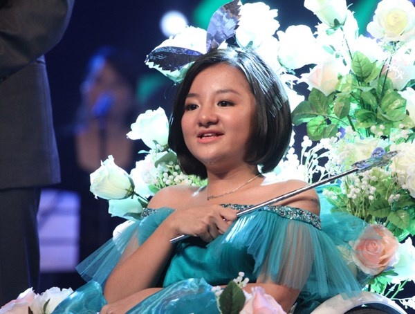Phuong Anh 'xuong thuy tinh' dat diem IELTS 8.0 hinh anh
